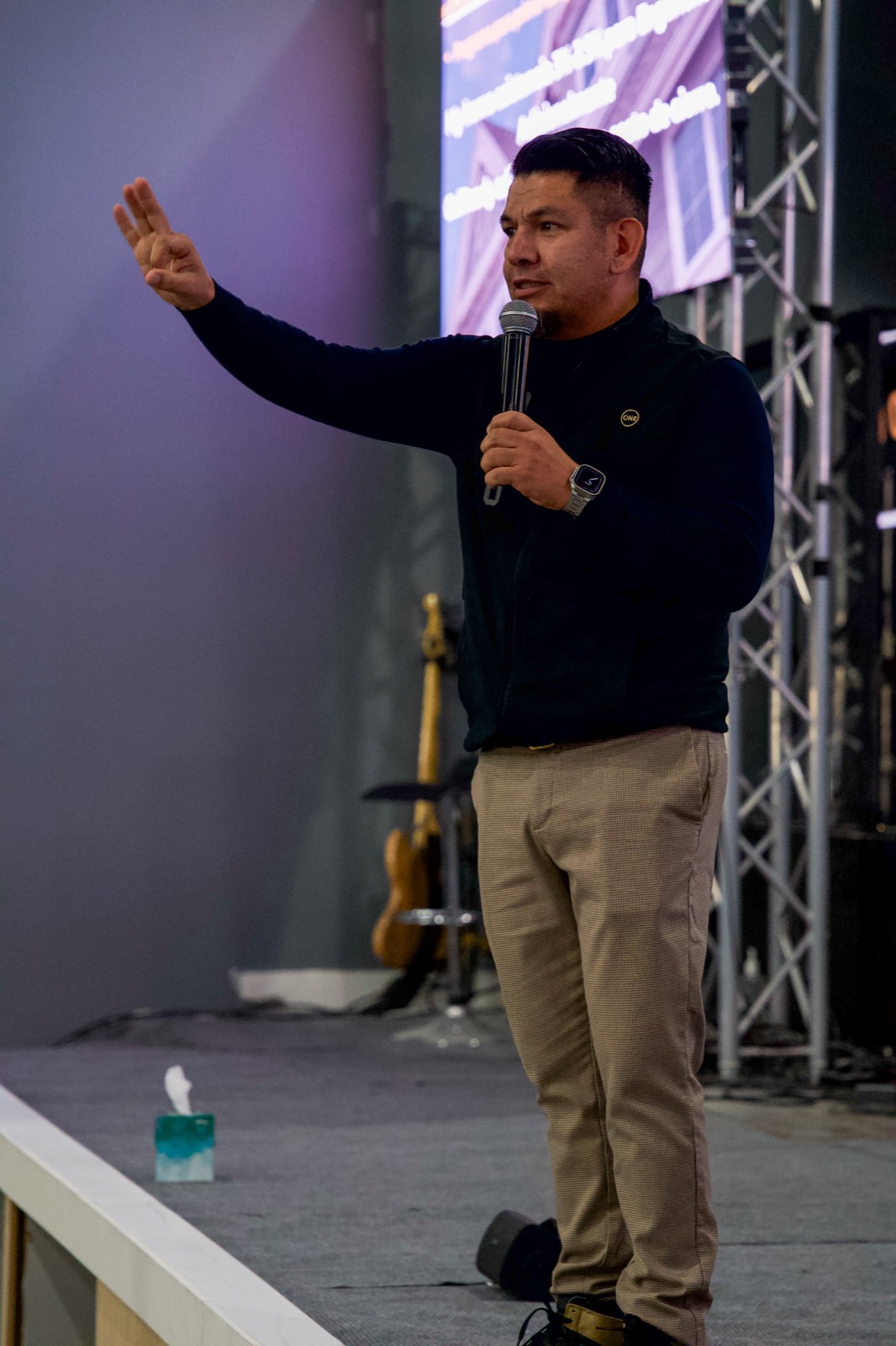 Christian Espinosa hablando en su seminario